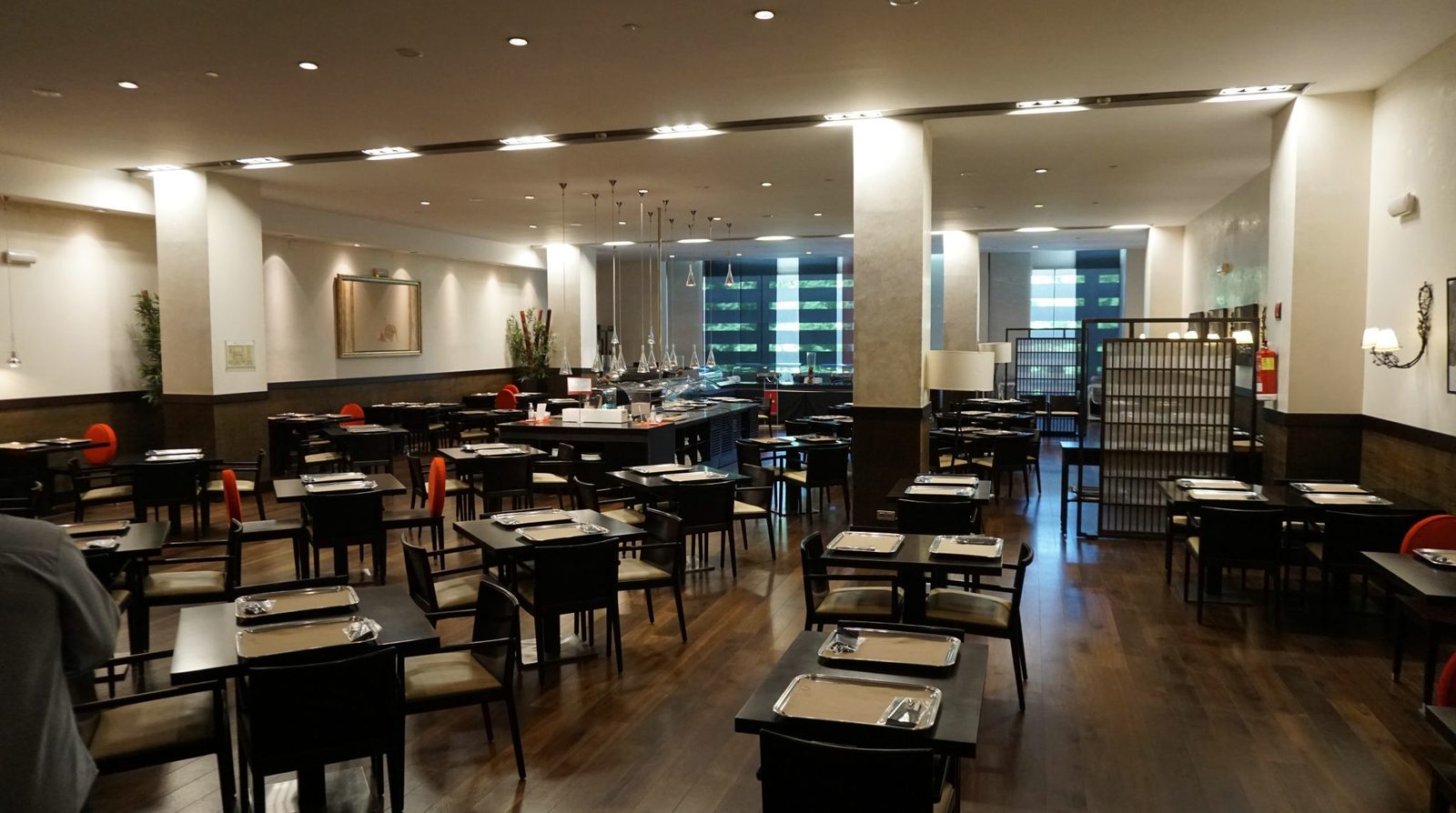 A modern restaurant dining room