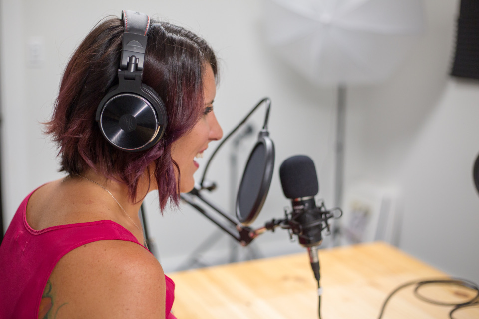 Brand voice cho AI Agent: giữ giọng thương hiệu khi máy nói chuyện với khách